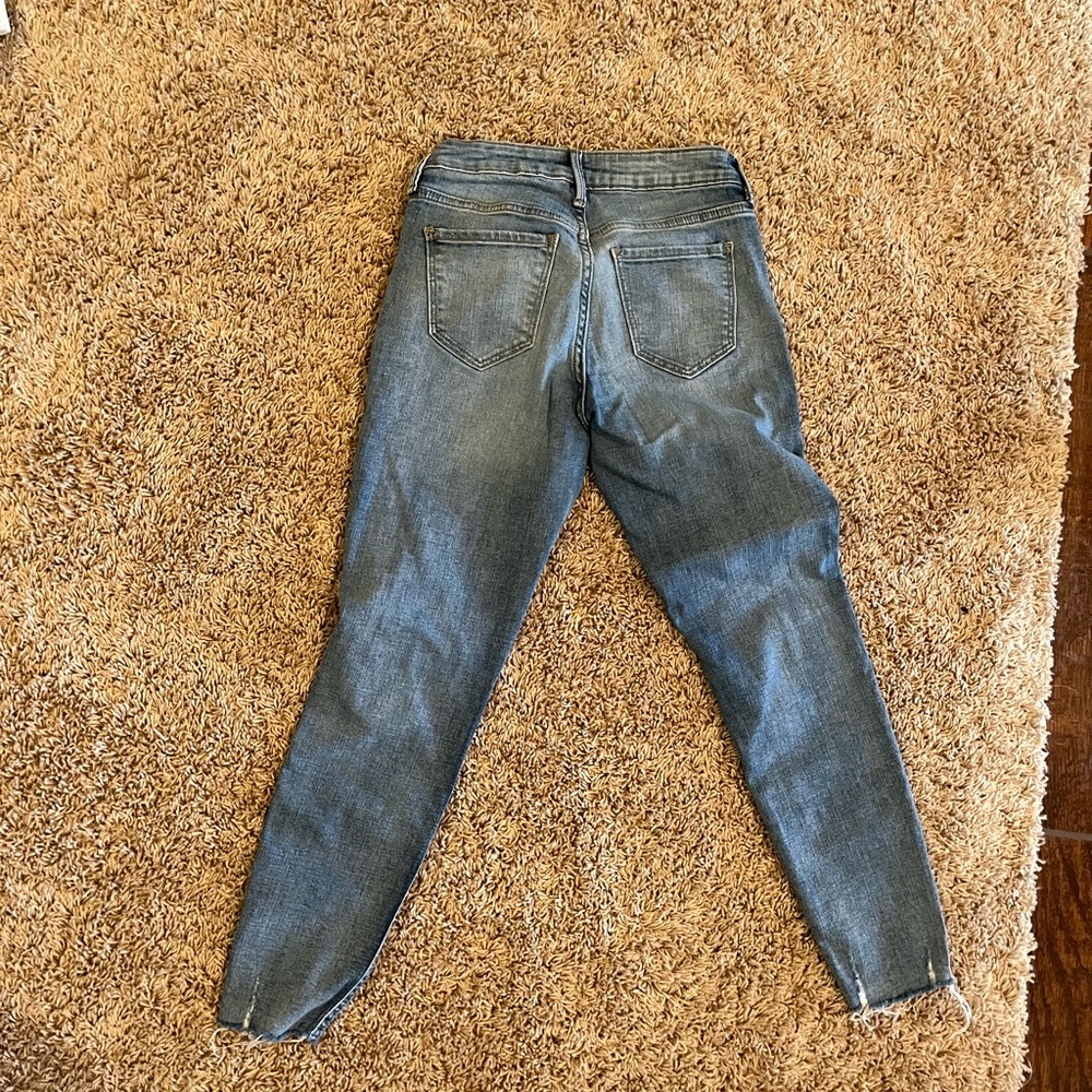 Womens Old Navy Rockstar Super Skinny distressed ankle jeans - size 0